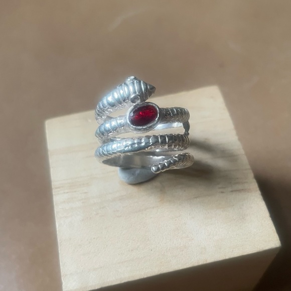 Vintage Sterling silver 925 snake 🐍 ring w garnet red stone boho luxe - Picture 11 of 12